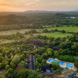 Occidental Paradise Dambulla Hotel