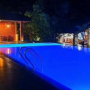 Naturaliza Hotel